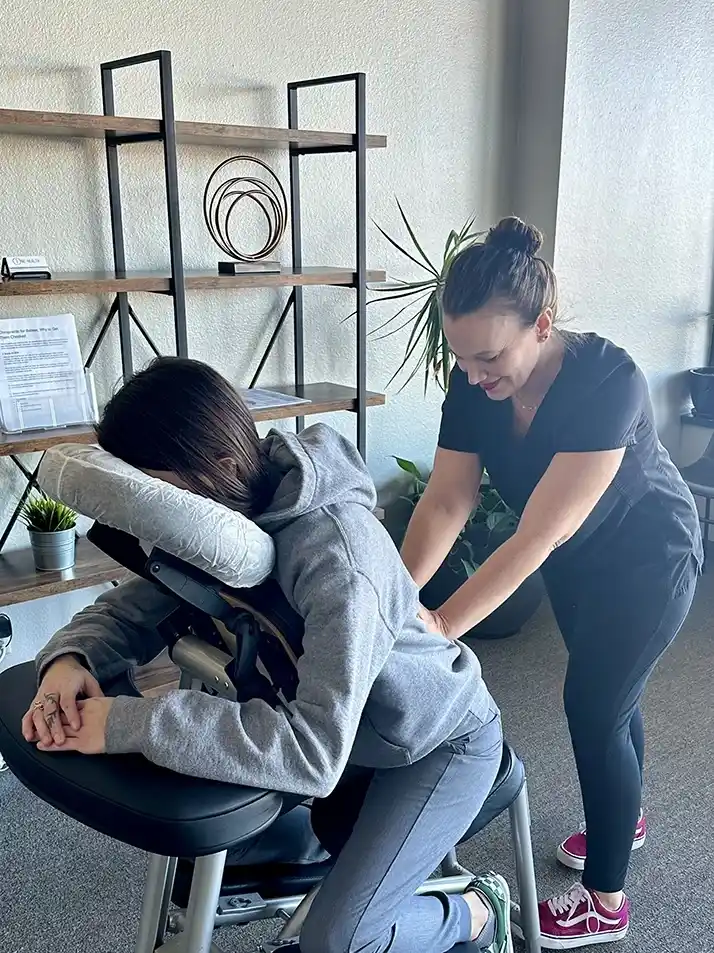 Chiropractor Edmond OK Naomi Narro
